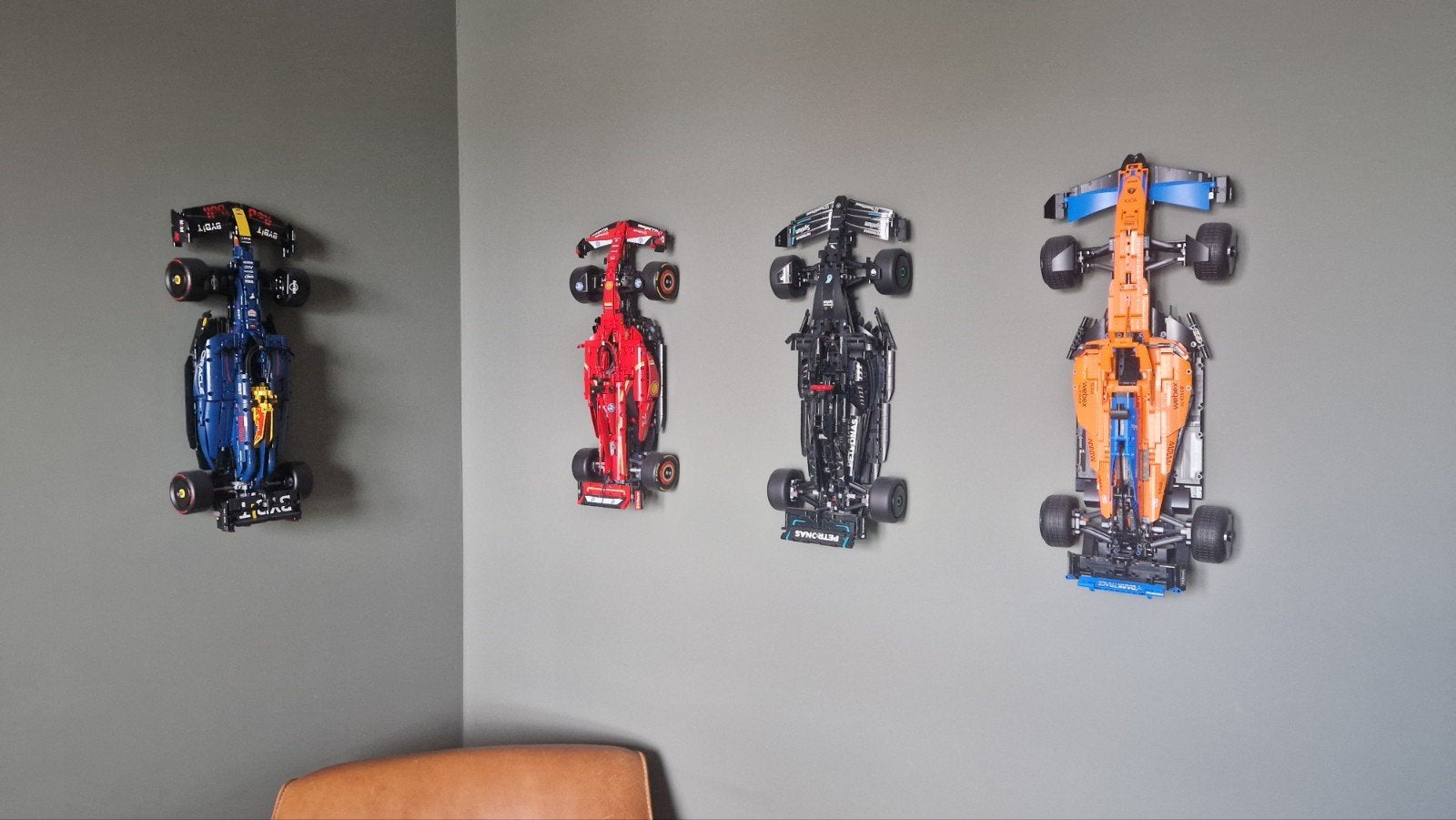 5x Lego Technic F1 auto's (4x gebouwd, 1x nieuw)