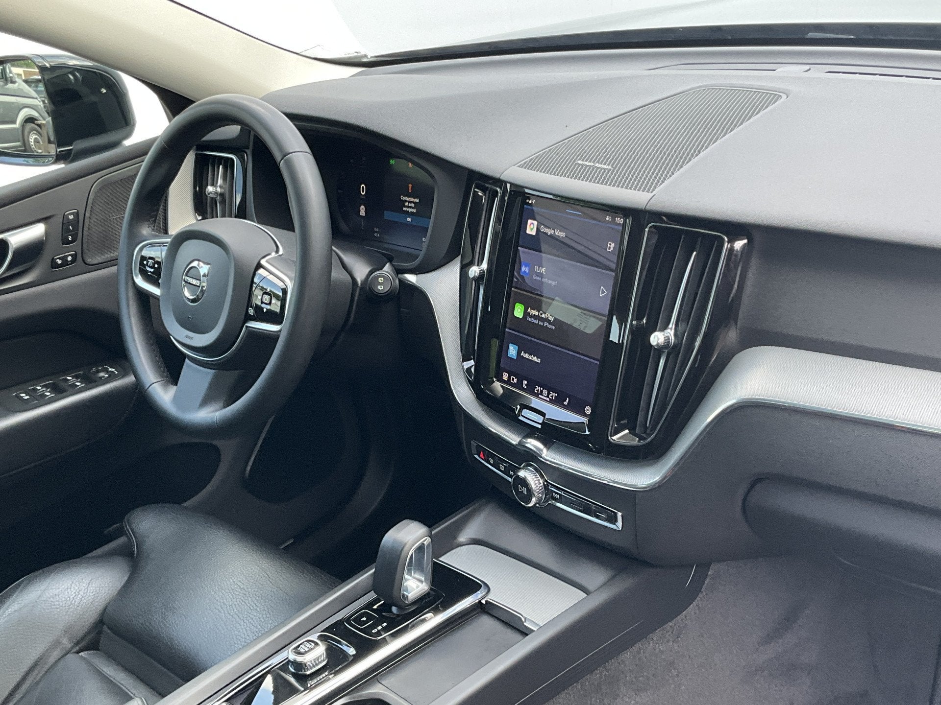 Volvo XC60 2.0 T6 Plug-in hybrid AWD Plus Bright Panorama Le, Auto's, Volvo, Automaat, Gebruikt, Euro 6, 4 cilinders