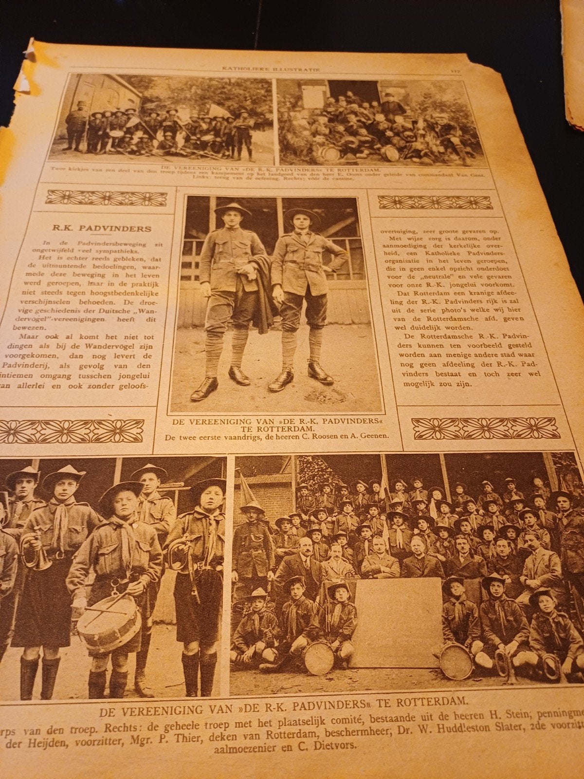artikel r.k. padvinders Rotterdam 1917, Ophalen of Verzenden, Gebruikt, Embleem, Speld of Insigne