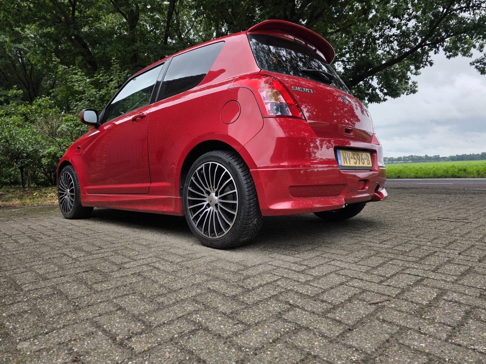 Suzuki Swift 1.3 3D 2008 Rood, 31 €/maand, Swift, Overige kleuren, Handgeschakeld