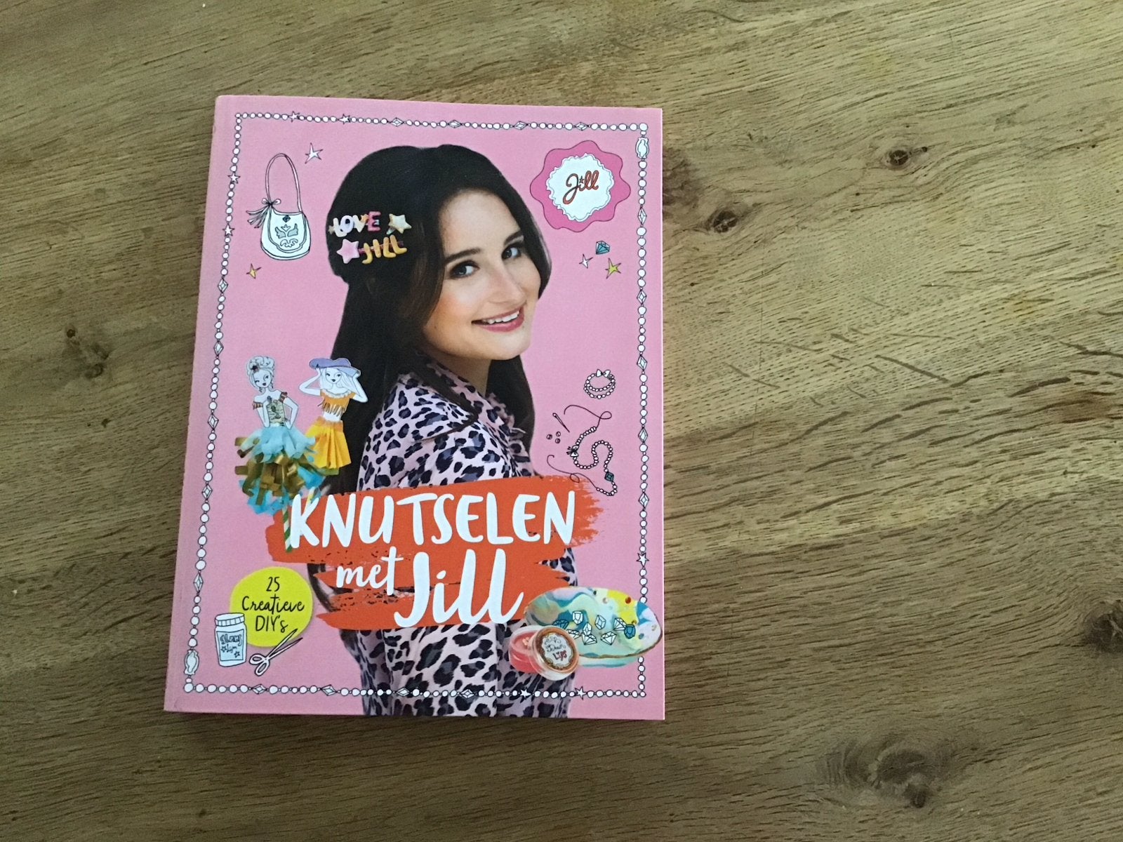 Knutselen met Jill - 25 creatieve DIY's, Ophalen of Verzenden, Zo goed als nieuw, Scrapbooking en Knutselen, Geschikt voor kinderen