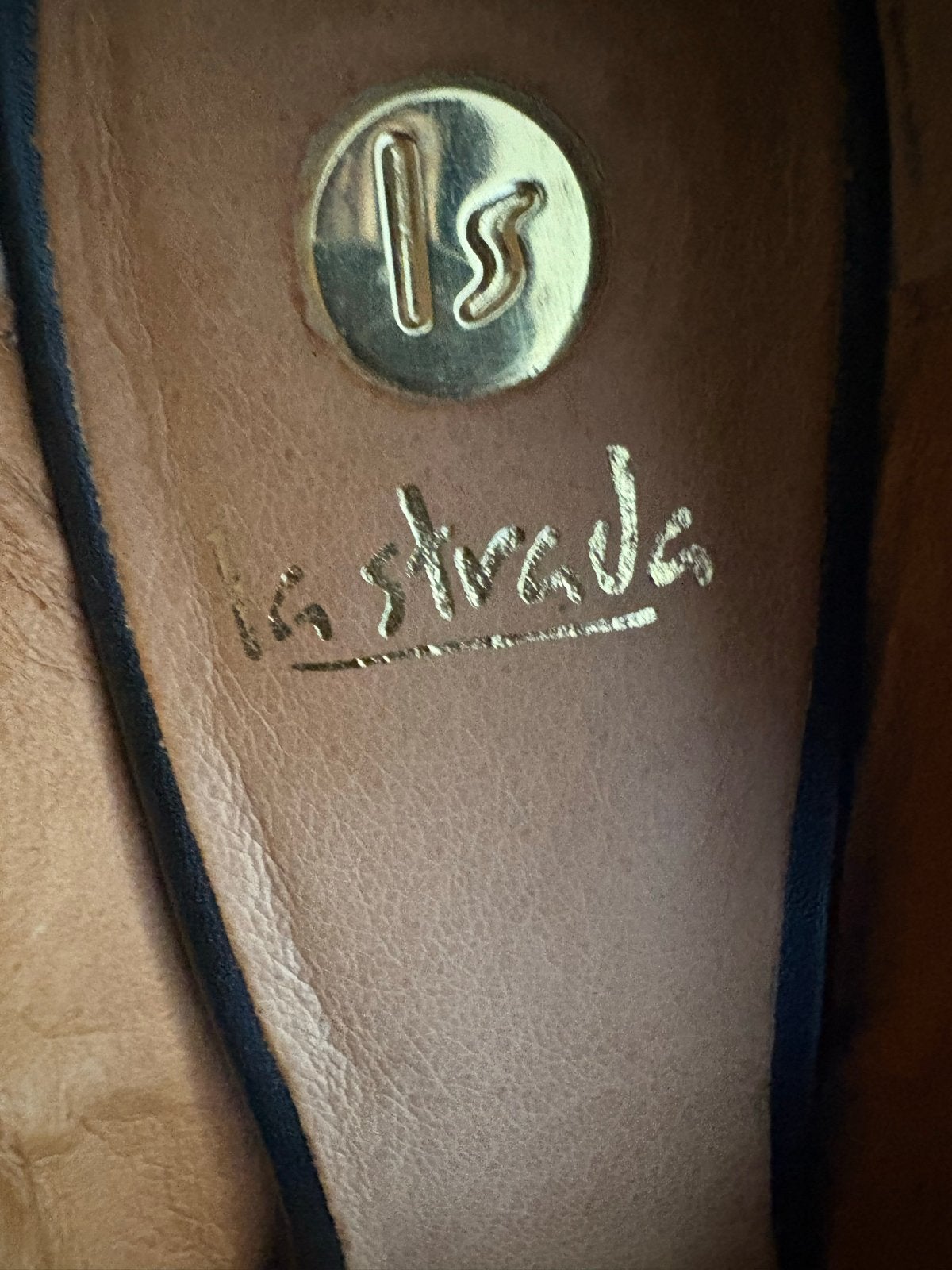 La Strada Zwarte Pumps met Gouden Studs - Maat 39, Ophalen of Verzenden, Gedragen, Zwart, Pumps