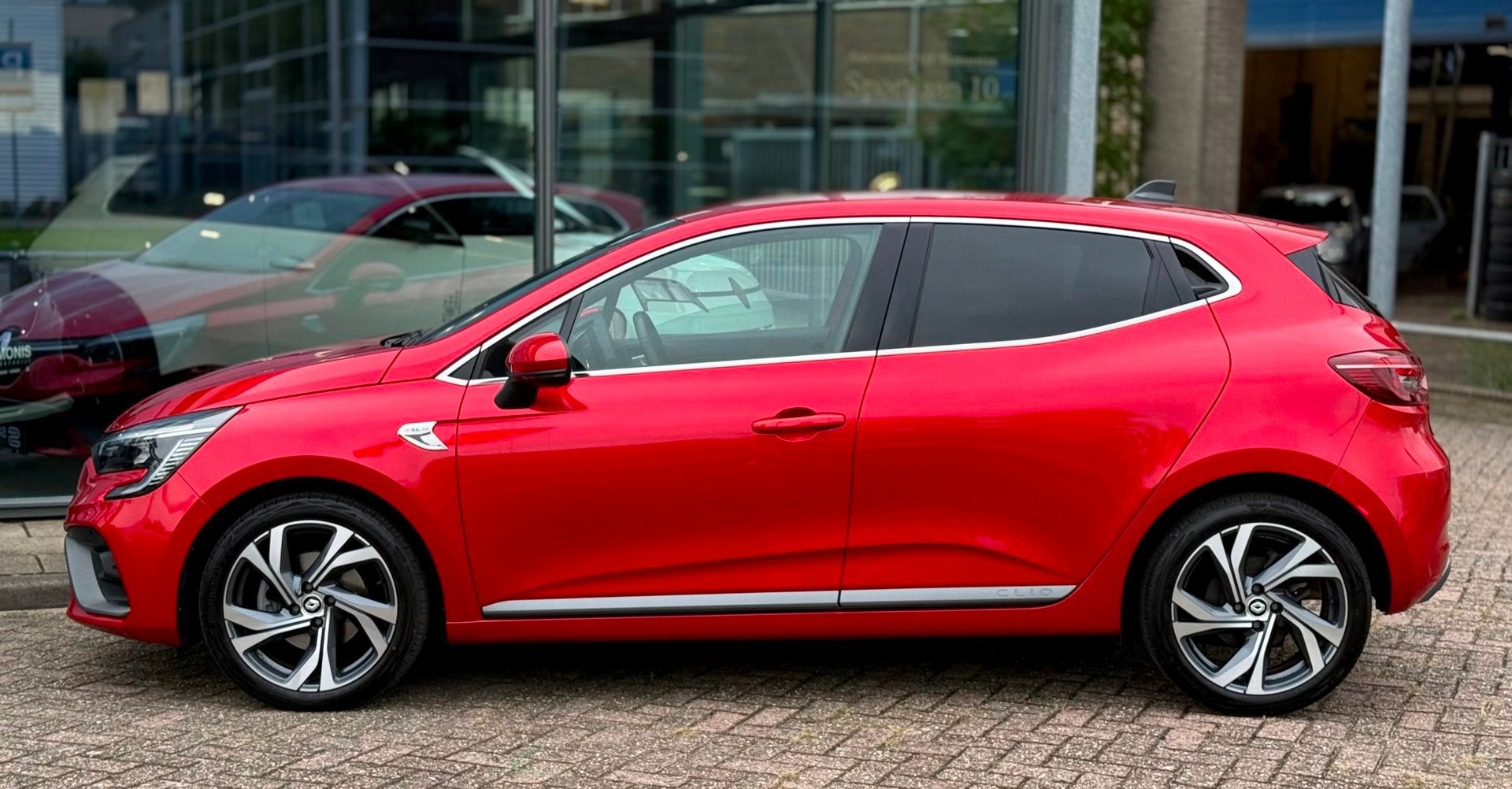Renault Clio 1.3 TCe R.S. Line | A.camera | Navi groot scher, Dealer onderhouden, Gebruikt, Zwart, Leder en Stof