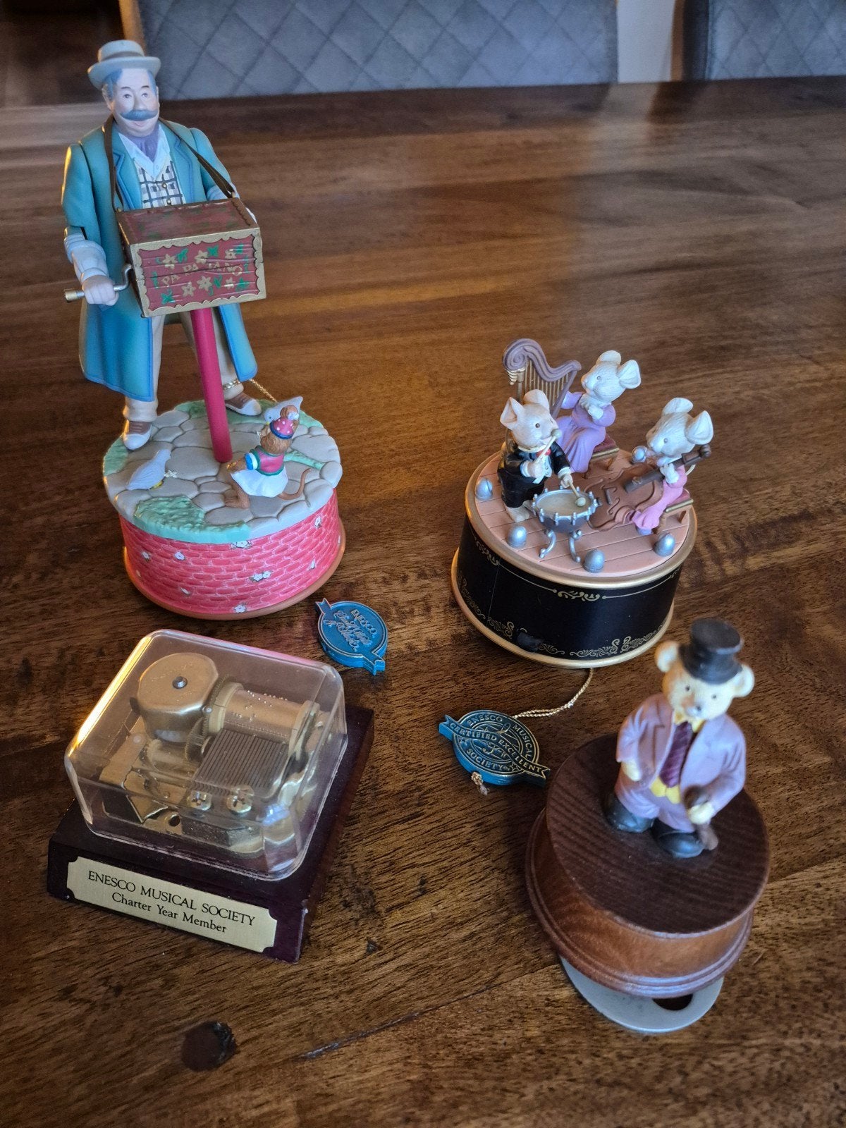 3x muziekdoosje van Enesco en 1x een merkloos, Ophalen