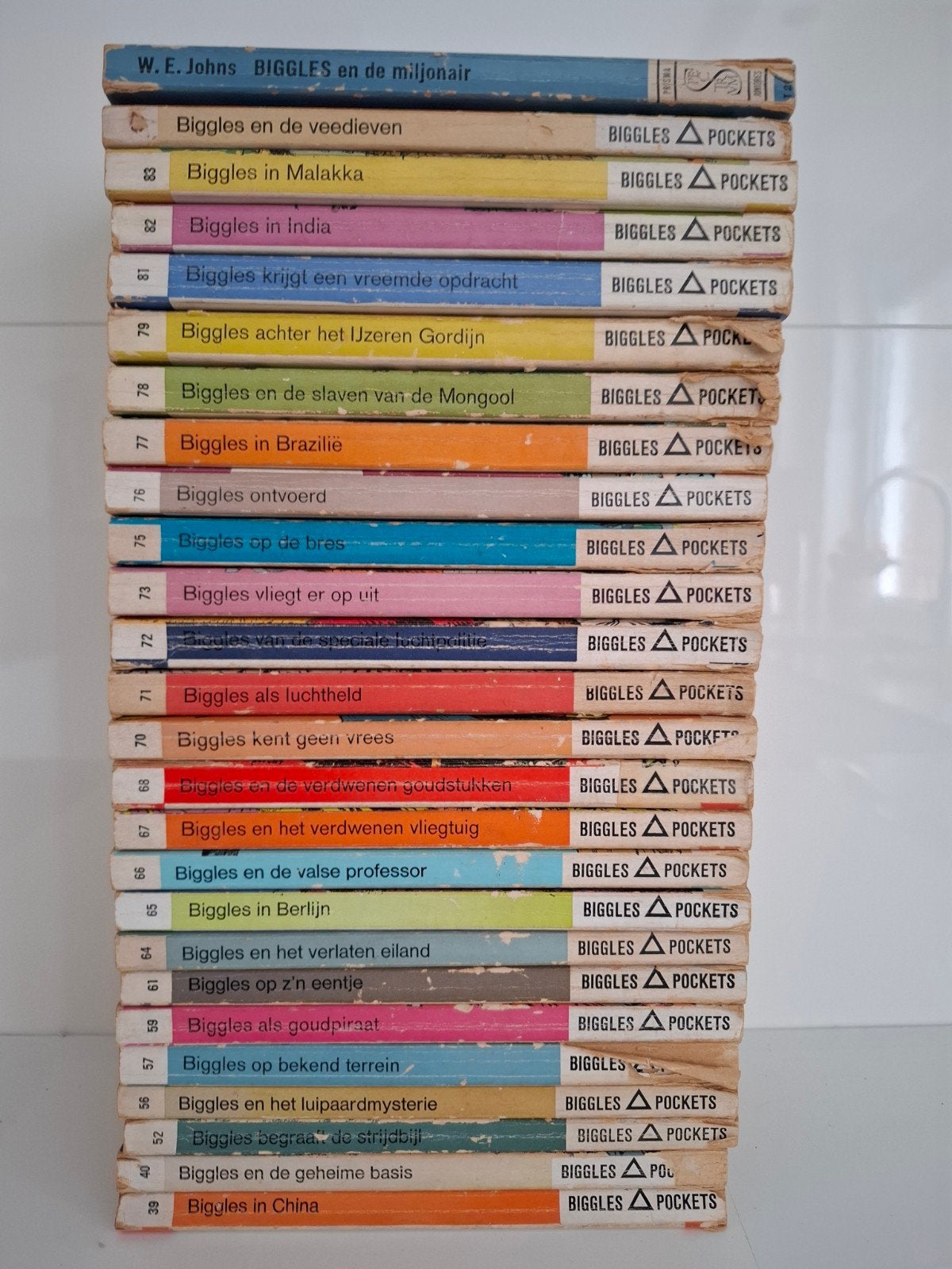 Biggles Pockets - Diverse avonturen van W.E. Johns, Ophalen of Verzenden, Gelezen, W.E. Johns