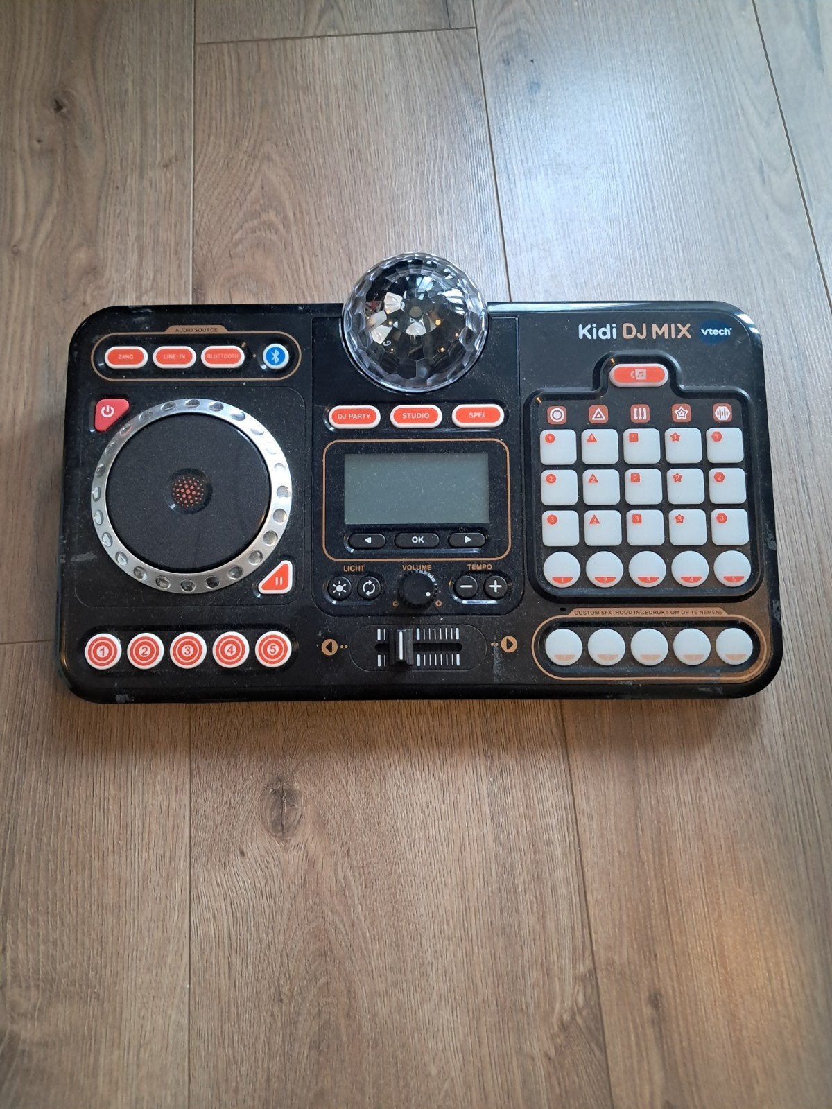 Foto 2 van Vtech dj set