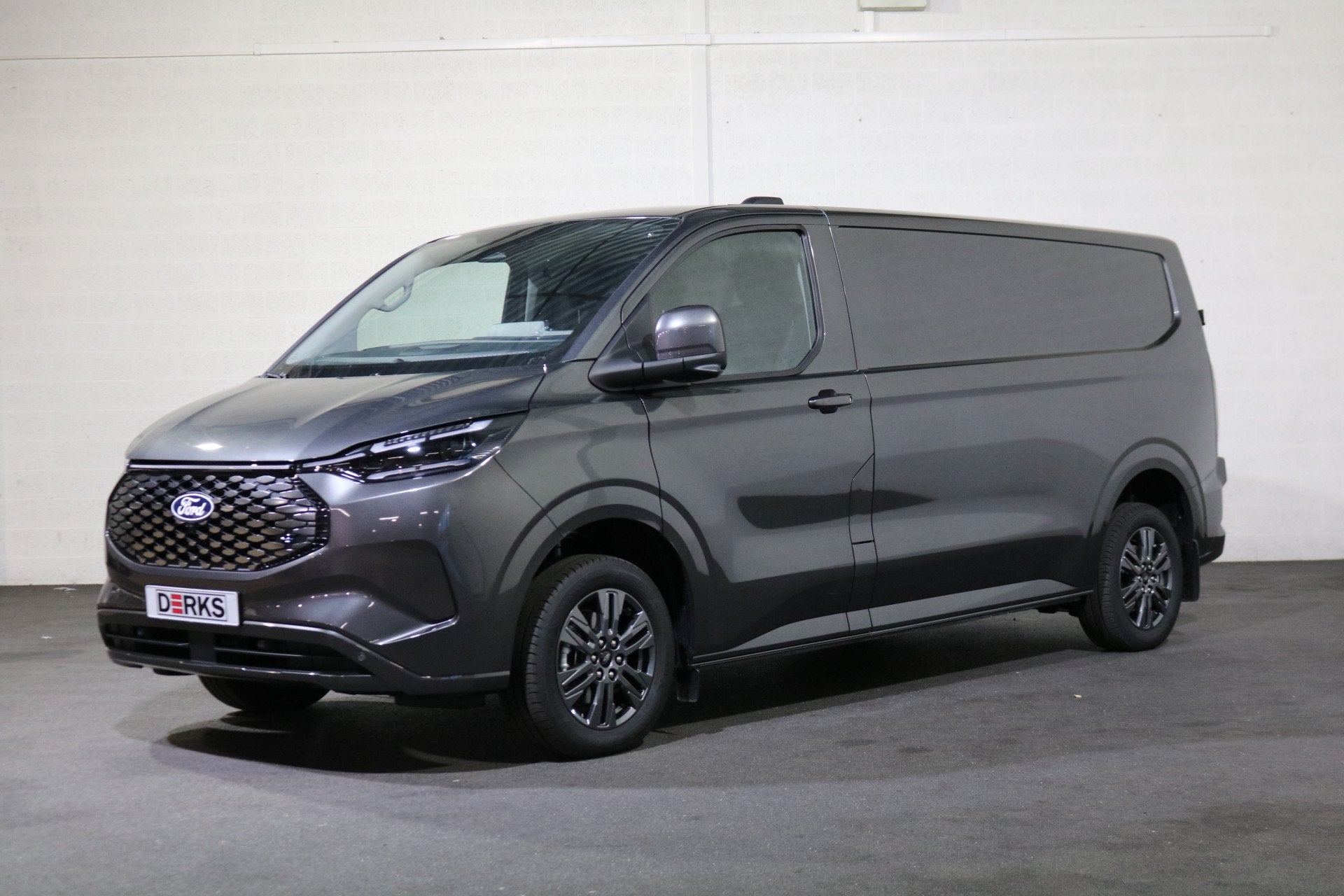 Ford E-Transit Custom L2 H1 Limited 218pk Led 360 Camera B&O, Automaat, Gebruikt, Ford, 2300 kg