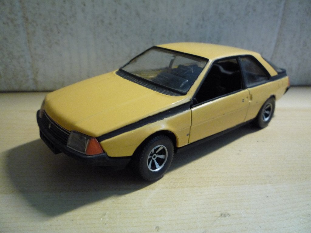 Renault Fuego Burago 9149 schaal 1:24, Hobby en Vrije tijd, Modelauto's | 1:24, Ophalen of Verzenden, Gebruikt, Auto, Bburago