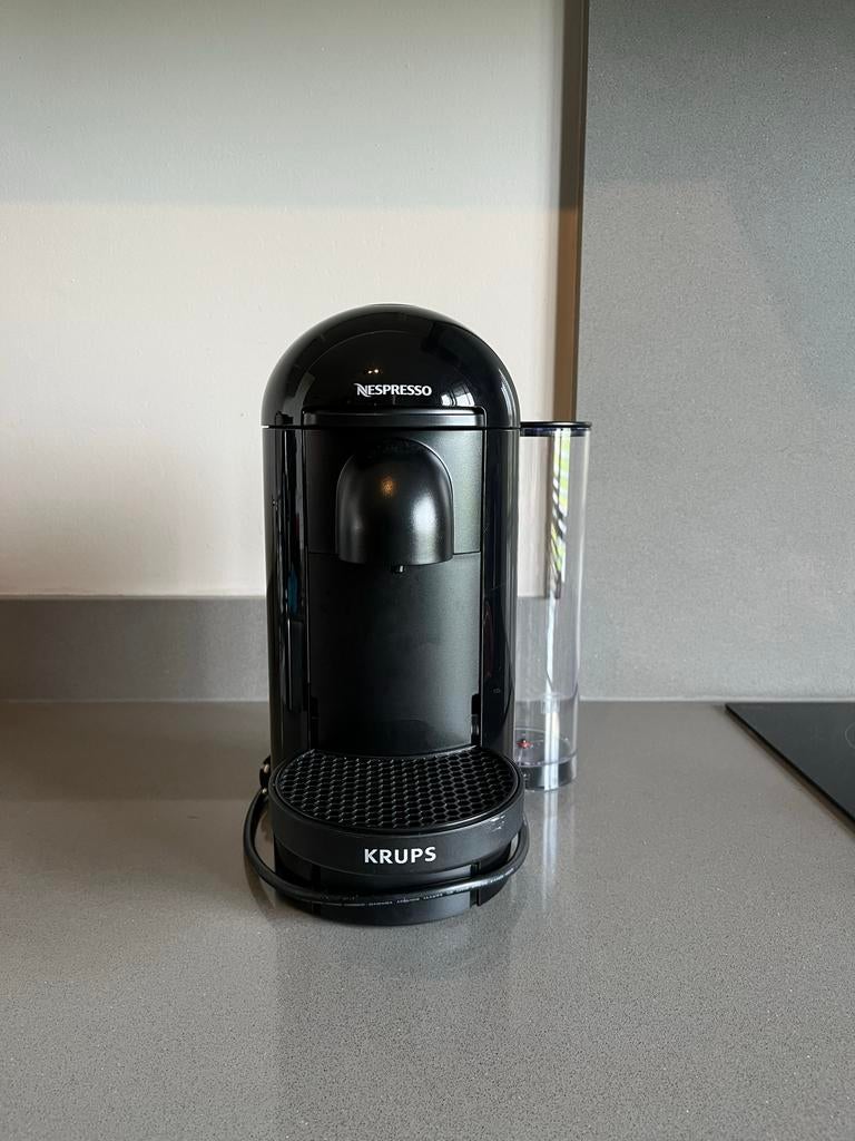 Nespresso Vertuo Krups, Witgoed en Apparatuur, Koffiezetapparaten, Ophalen, Espresso apparaat, Zo goed als nieuw, 1 kopje