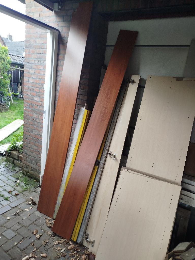 Meubelpaneel kastplanken, Ophalen