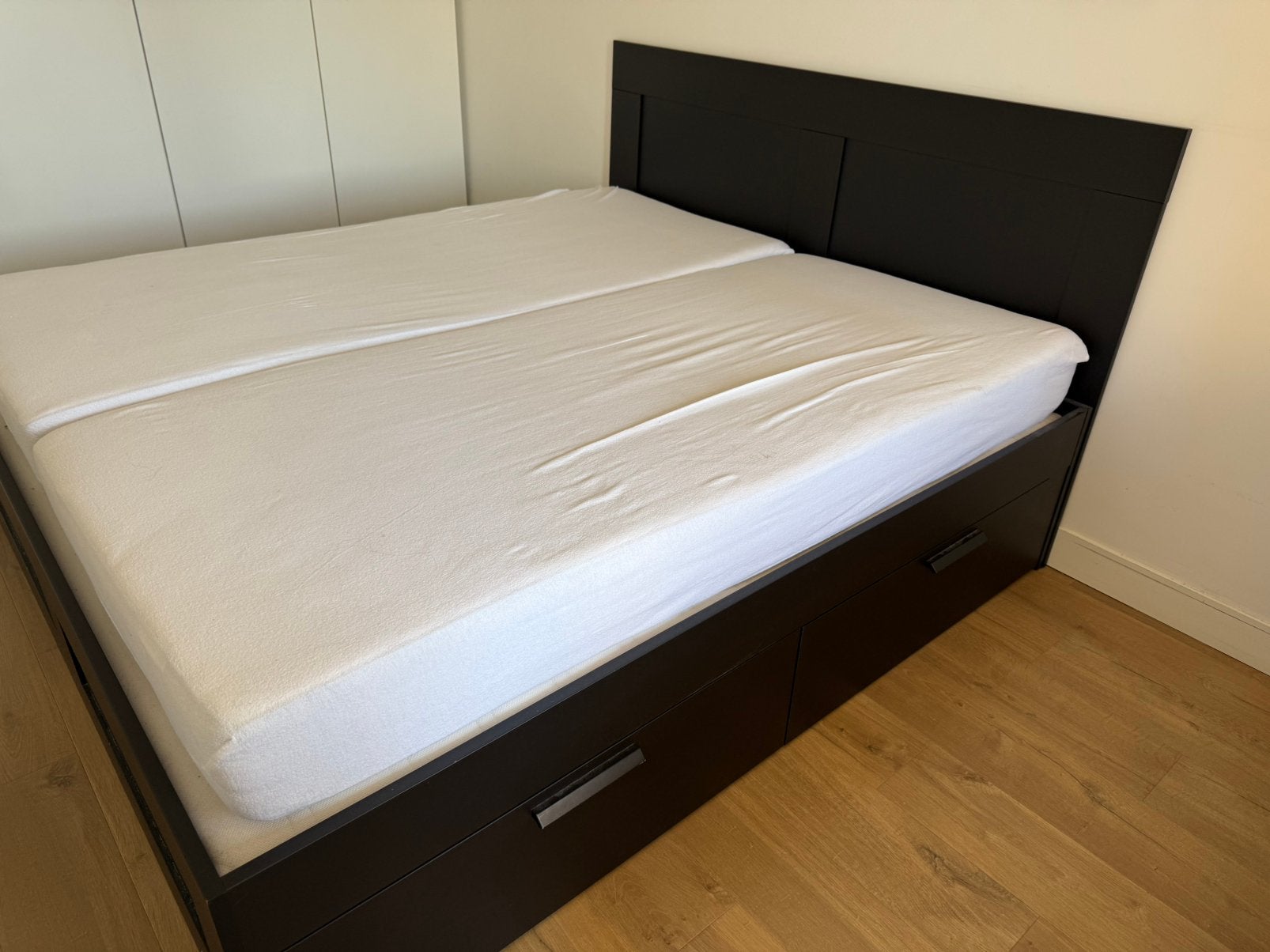 Ikea Brimnes bed 180x200 met lades + matrassen, Huis en Inrichting, Slaapkamer | Bedden, Ophalen, Gebruikt, Zwart, Tweepersoons
