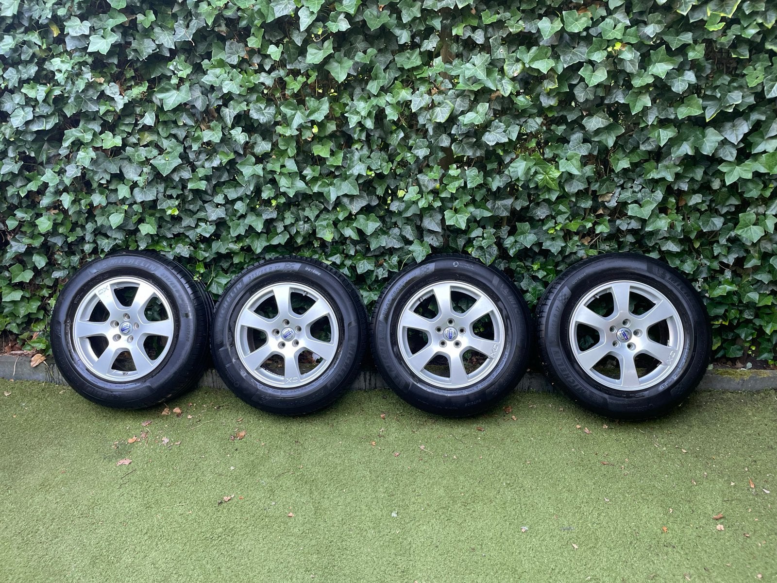 Velgenset Volvo XC60 - Michelin 235/65 R17 mooie set!, Ophalen, Gebruikt, Banden en Velgen, 17 inch