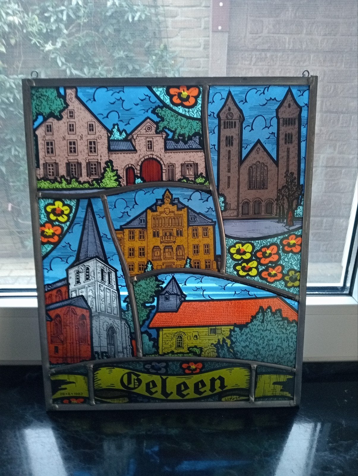 Geleen glas in lood raamhanger W.c. kort gesigneerd, Ophalen