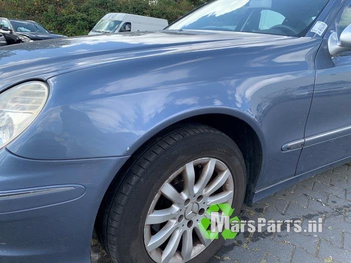 Scherm links-voor van een Mercedes E-Klasse, Gebruikt, -, Ophalen of Verzenden, -