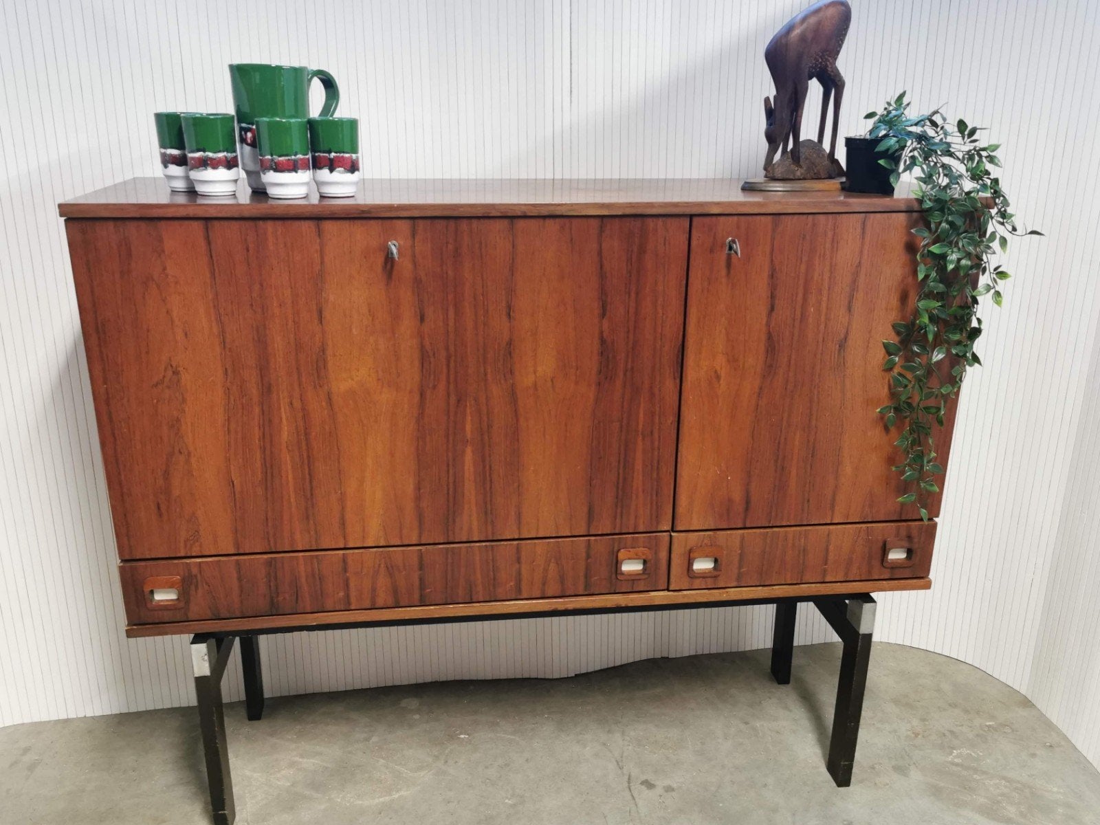 Dressoir, Huis en Inrichting, Kasten | Dressoirs, Gebruikt, 150 tot 200 cm, 25 tot 50 cm, Met deur(en), Met plank(en), Overige houtsoorten