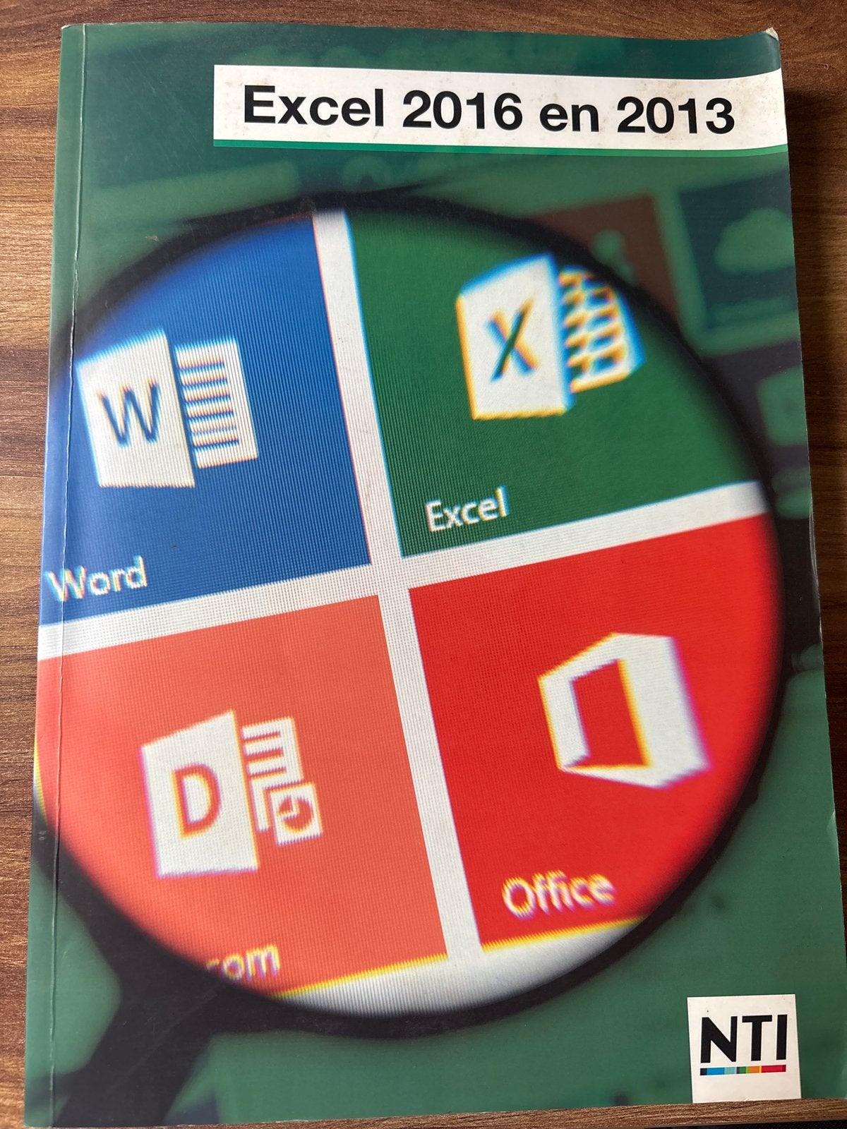 Excel 2016 en 2013 NTI Studieboek, Ophalen of Verzenden, Gamma, Gelezen, MBO