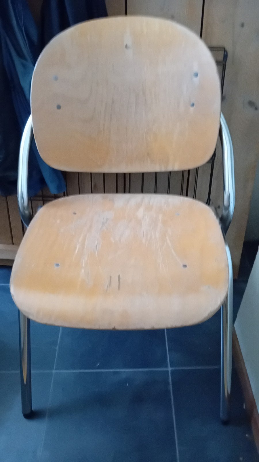 4 vintage school/vergader stoelen, Huis en Inrichting, Stoelen, Ophalen, Bruin, Vintage Retro., Vier