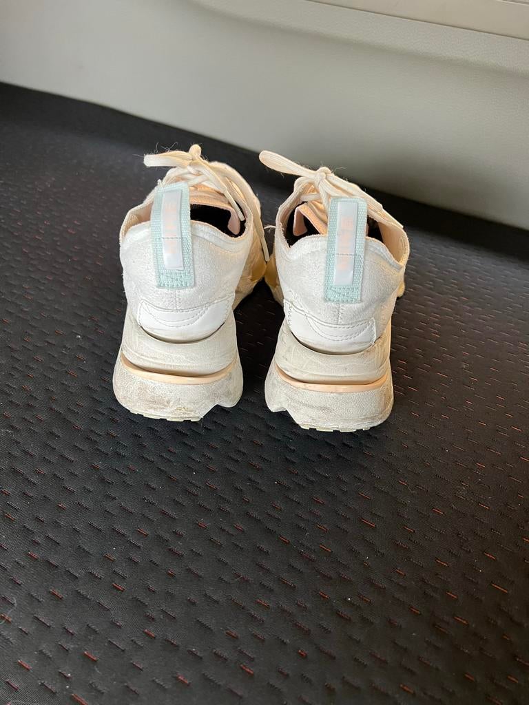 Nike sportschoenen - Comfortabel en stijlvol maat 37,5, Ophalen of Verzenden, Zo goed als nieuw, Sportschoenen