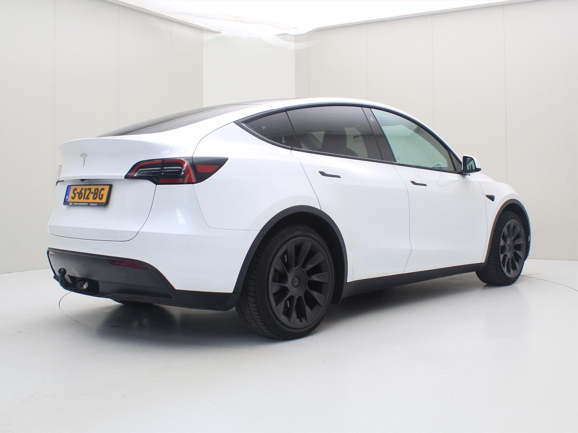 Tesla Model Y Standard RWD Plus 351pk 90,9% SoH [ TREKHAAK+L, Auto's, Automaat, Achterwielaandrijving, Gebruikt, Zwart