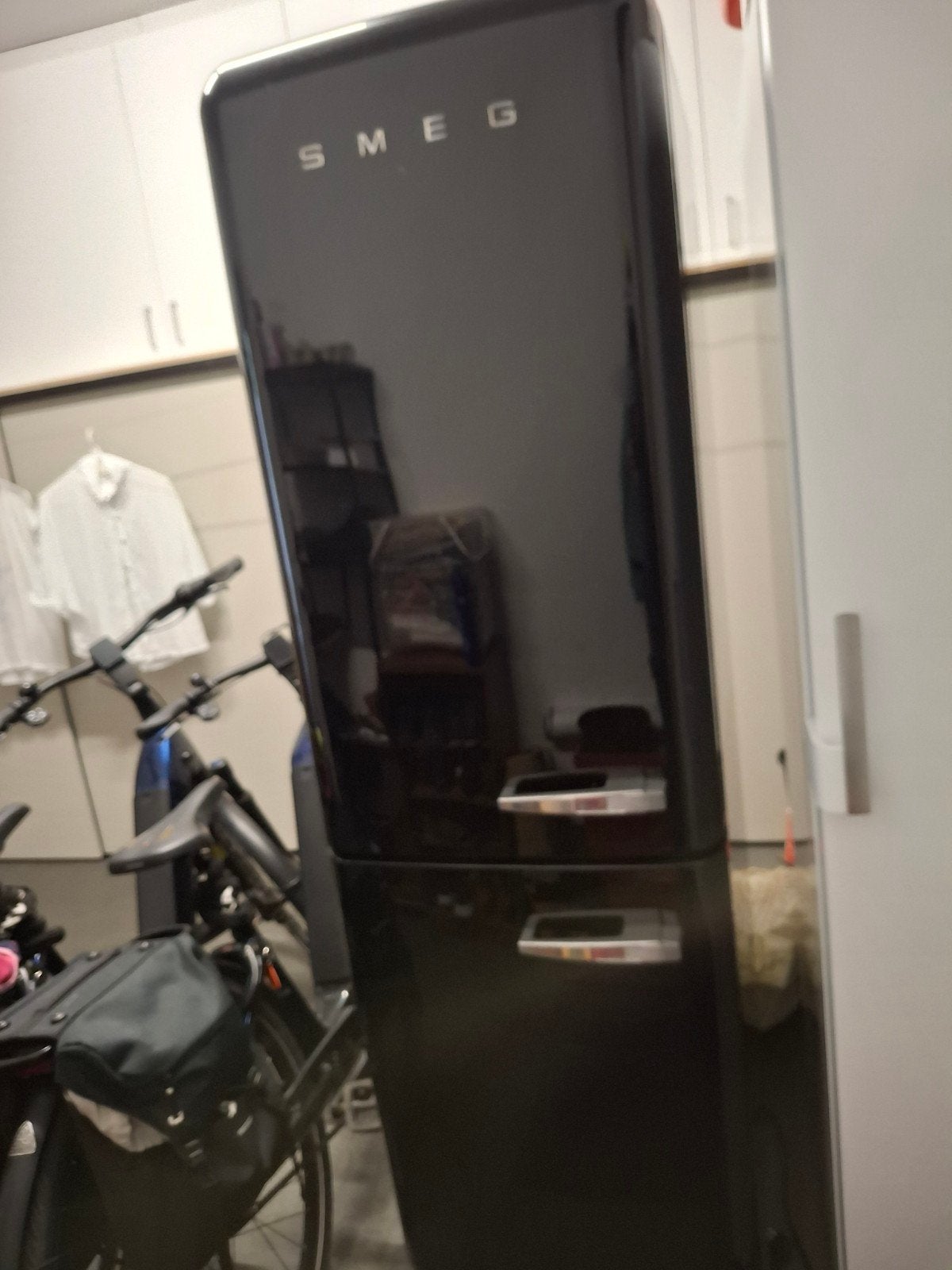 Smeg FAB32LBL3 Koel-vriescombinatie Zwart, Witgoed en Apparatuur, Ophalen, 200 liter of meer, 60 cm of meer, Met aparte vriezer