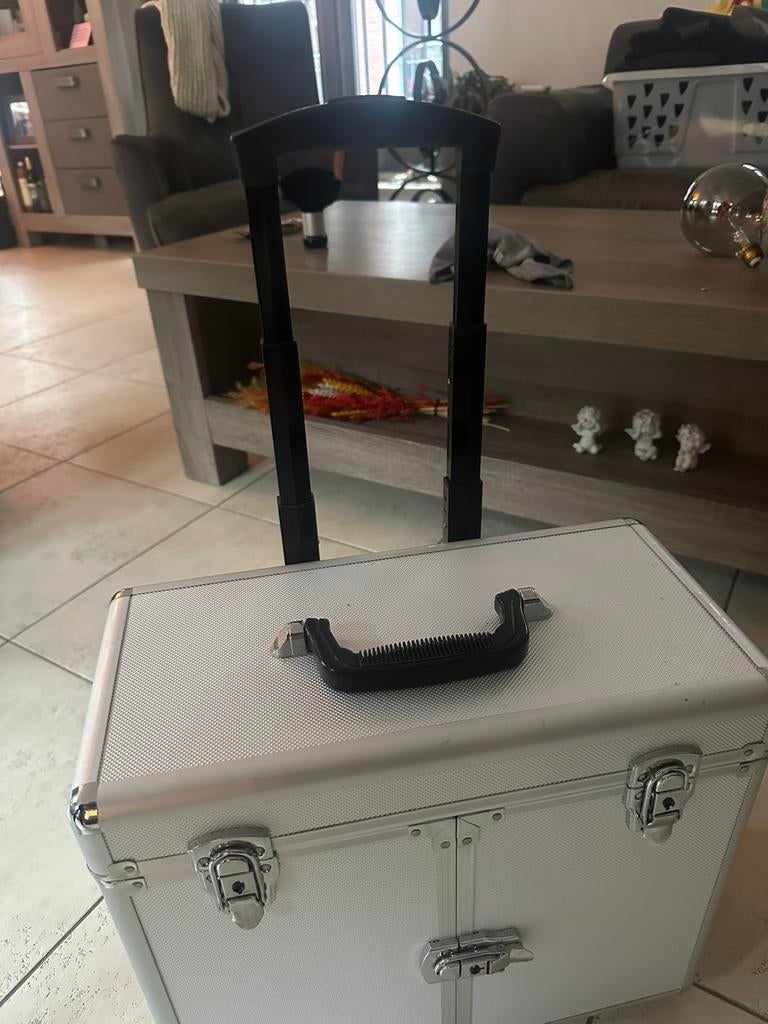 Koffer voor kappers spullen of nagel spullen!, Sieraden, Tassen en Uiterlijk, Beautycases, Ophalen of Verzenden, Zo goed als nieuw