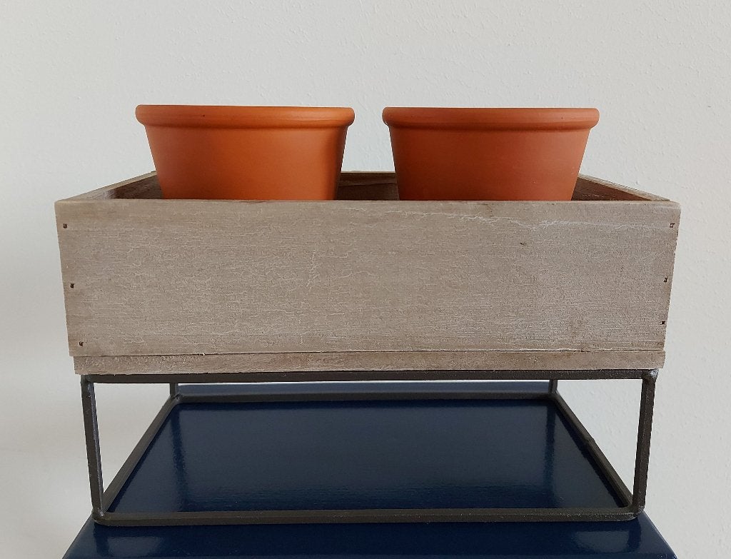 2 kleine terracotta bloempotten met houten houder, Overige materialen, Minder dan 30 cm, Minder dan 60 cm, Ophalen of Verzenden