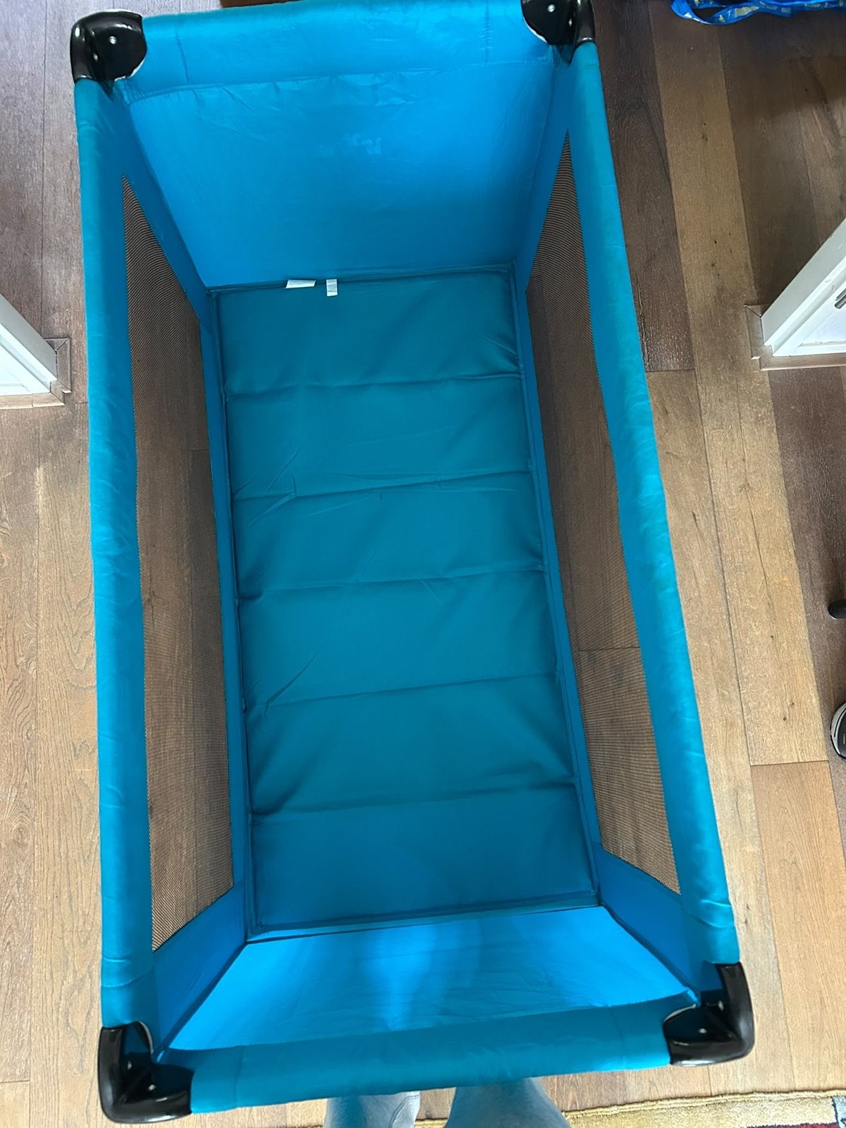 Nieuw campingbedje., Ophalen of Verzenden