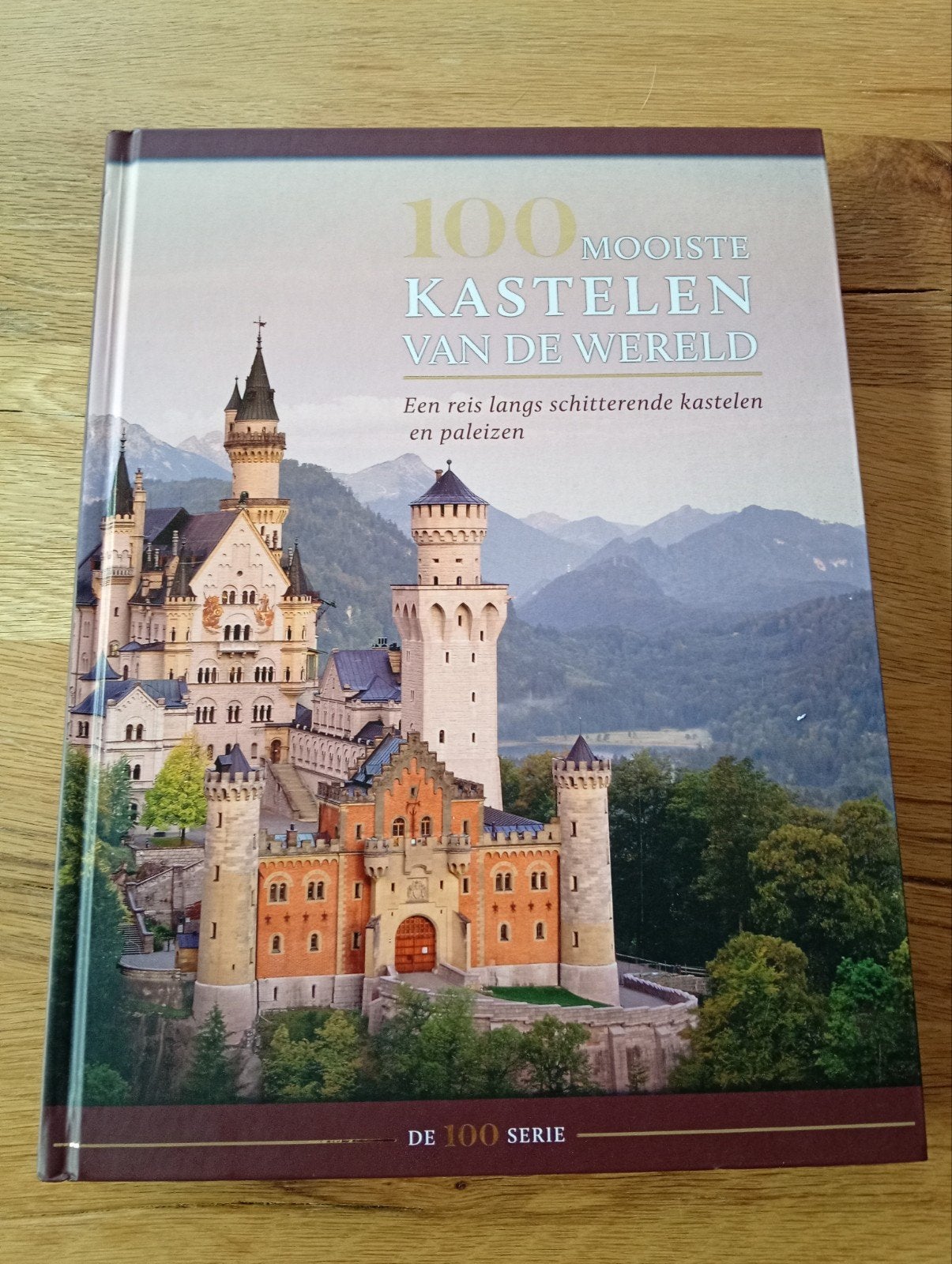 100 Mooiste Kastelen van de Wereld - Reisboek, Ophalen of Verzenden, Zo goed als nieuw, Onbekend, Wereld overig