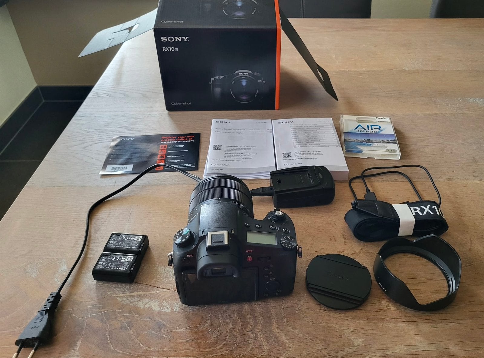 Sony DSC-RX10IV, Audio, Tv en Foto, Fotocamera's Digitaal, Gebruikt, Kantelbaar/draaibaar scherm, Ophalen of Verzenden, Sony