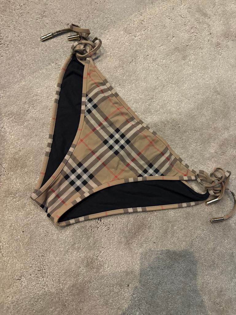 Burberry bikini broek, Kleding | Dames, Badmode en Zwemkleding, Ophalen of Verzenden, Zo goed als nieuw, Bikini
