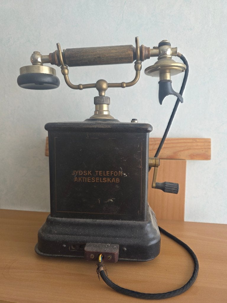 Antieke Jydsk Telefon Aktieselskab Telefoon, Ophalen