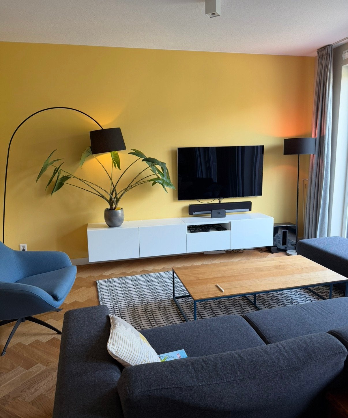 2x IKEA Besta TV meubel wit 120 cm breed, Huis en Inrichting, Kasten | Televisiemeubels, Ophalen, Overige materialen, Gebruikt