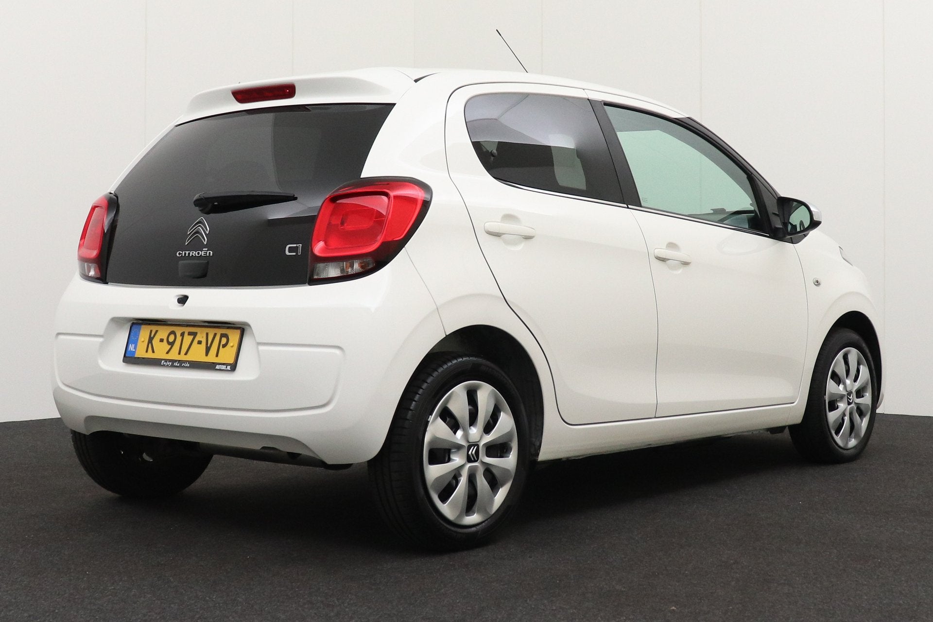 Citroën C1 1.0 73 PK VTi Pack Comfort Privacy Glas Bluetoot, Auto's, Voorwielaandrijving, Dealer onderhouden, Stof, Gebruikt