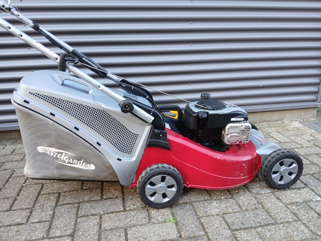 Castelgarden motormaaier 51 cm zelfrijdend, aluminium, Ophalen, Cirkelmaaier, Zo goed als nieuw, Benzine-grasmaaier