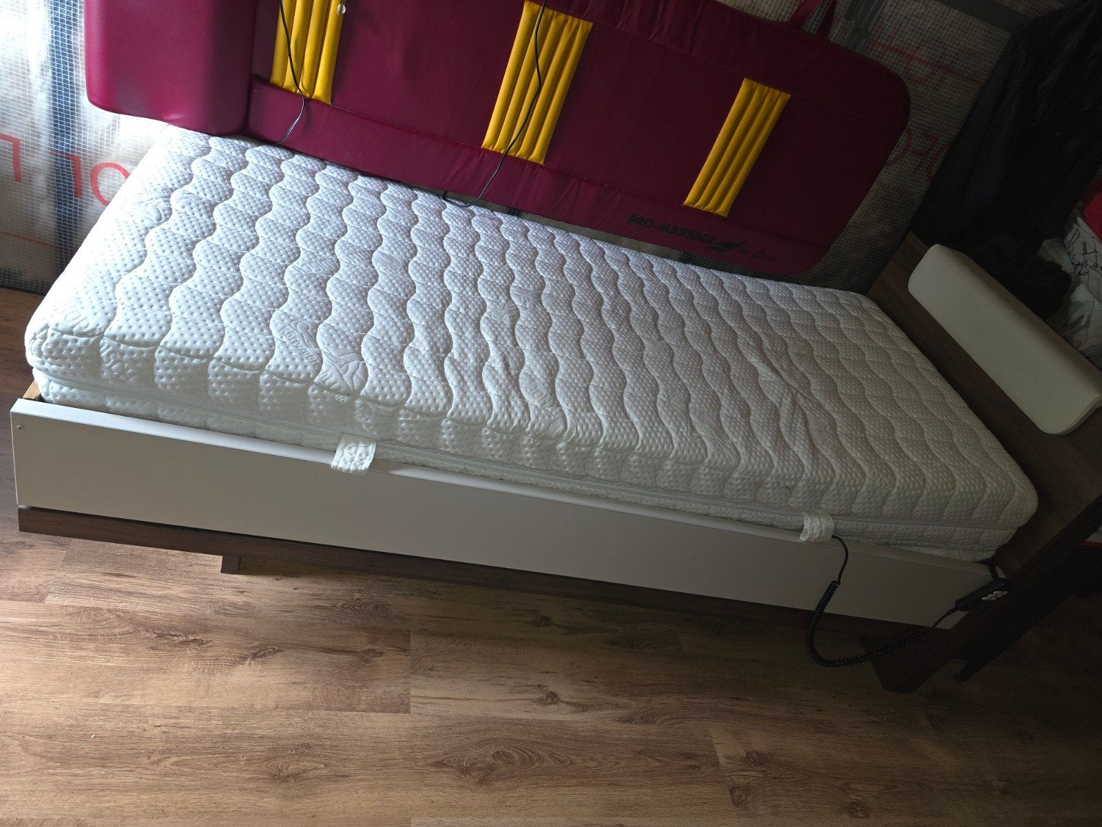 1-persoonsbed met elektrische lattenbodem + afstandsbedieni, Huis en Inrichting, Slaapkamer | Bedden, Gebruikt, 90 cm, Eenpersoons