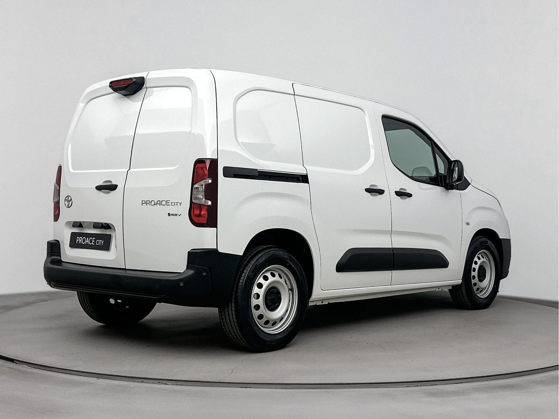 Toyota PROACE CITY Electric 10th Anniversary 50 kWh | Apple, 12 maanden, Stof, Zwart, 320 km