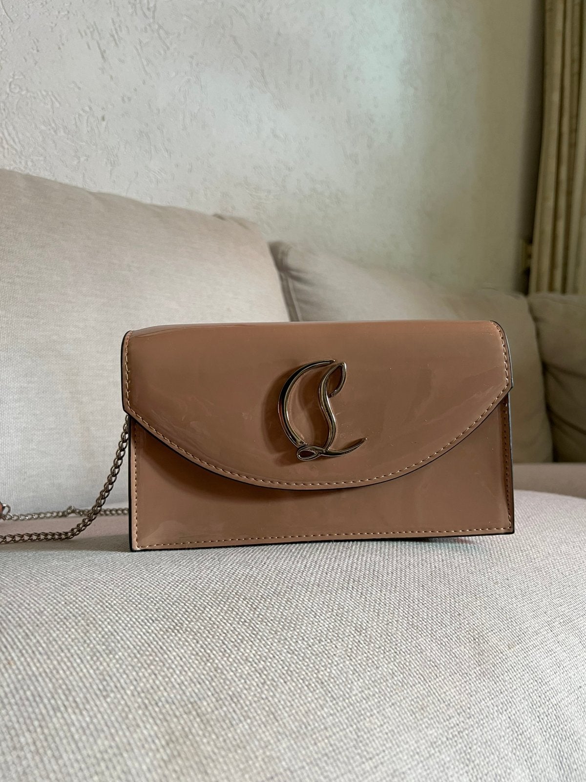 louboutin beige tas, Ophalen of Verzenden, Nieuw, Beige, Handtas