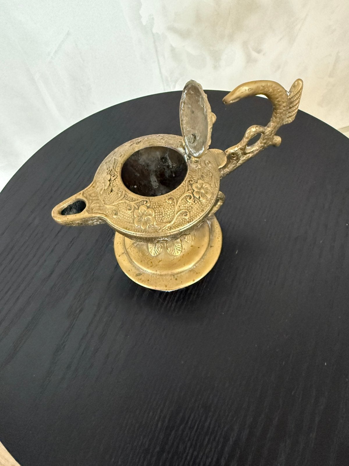 Antieke olielamp in messing met slangdecoratie, Antiek en Kunst, Ophalen of Verzenden, Koper