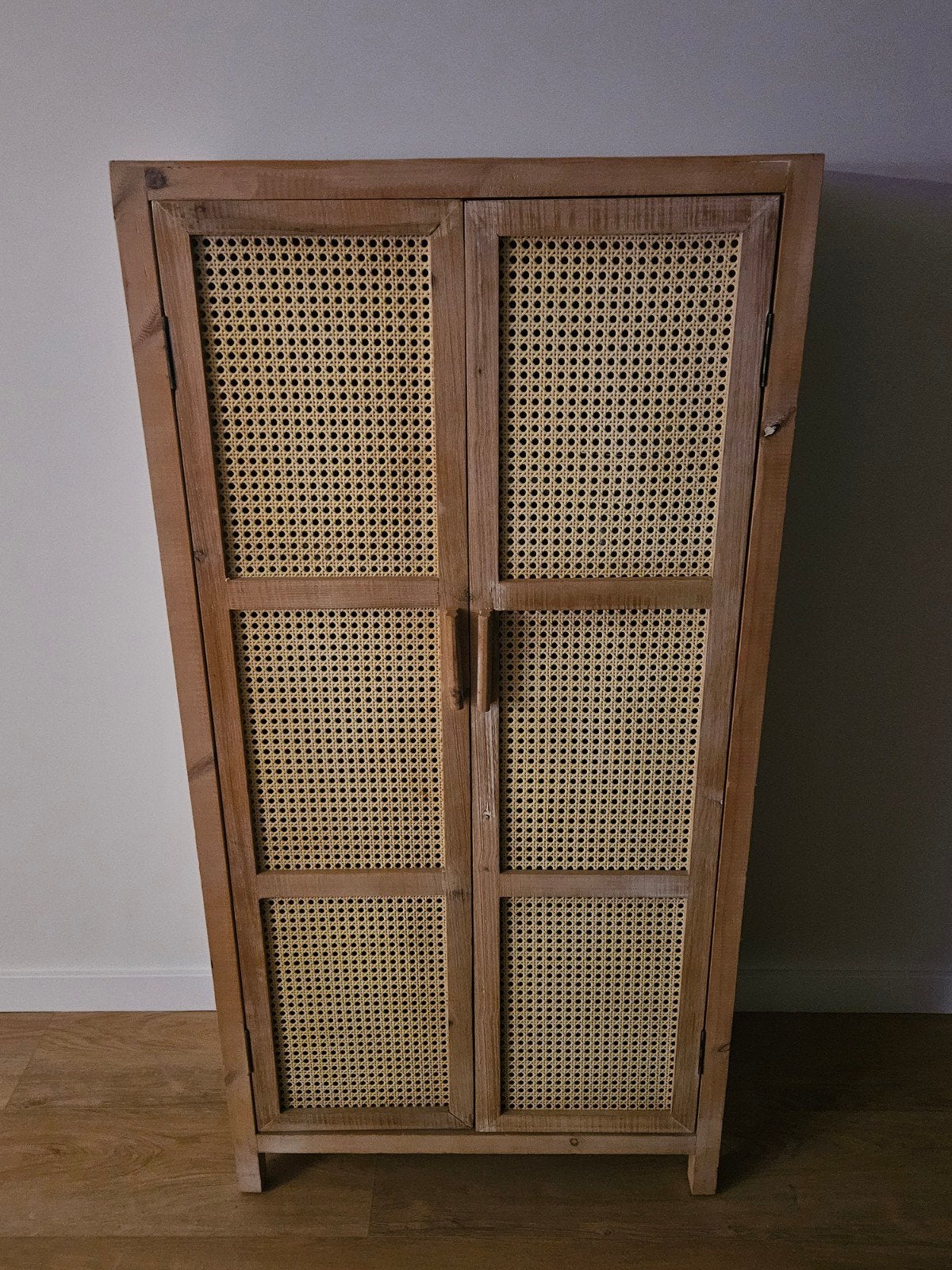 Xenos Webbing Kast Bandung Hoog - Bruin - 140x70x40 cm, Met deur(en), 100 tot 150 cm, Zo goed als nieuw, 25 tot 50 cm