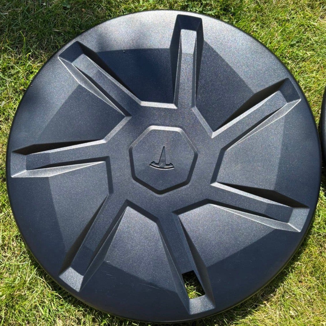 Tesla model Y 2026 Wieldoppen 4 stuks 18 inch, Auto diversen, Ophalen of Verzenden, Zo goed als nieuw
