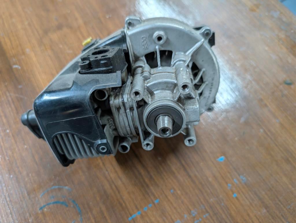 VD Racing Motorblokje, Hobby en Vrije tijd, Modelbouw | Overige, Gebruikt, Groter dan 1:32, Ophalen of Verzenden