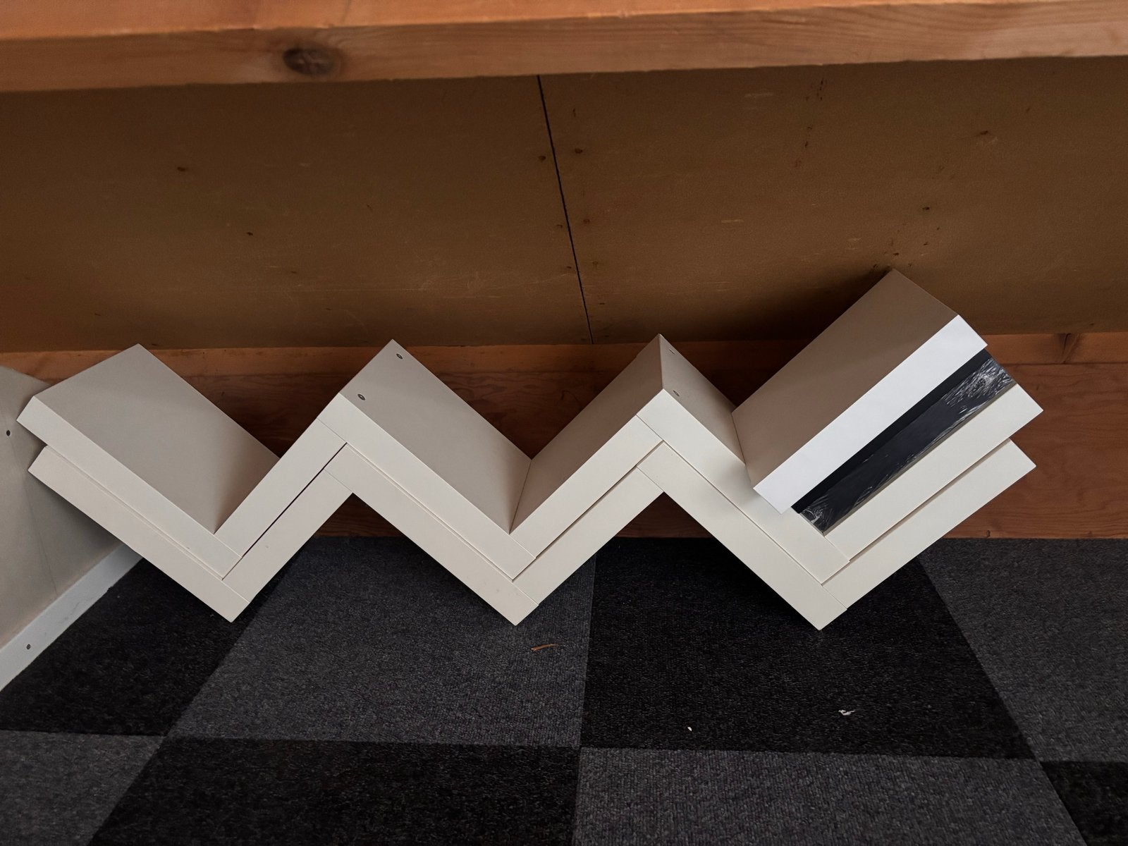 IKEA LACK wandplanken - wit en zwart, Ophalen, Zo goed als nieuw