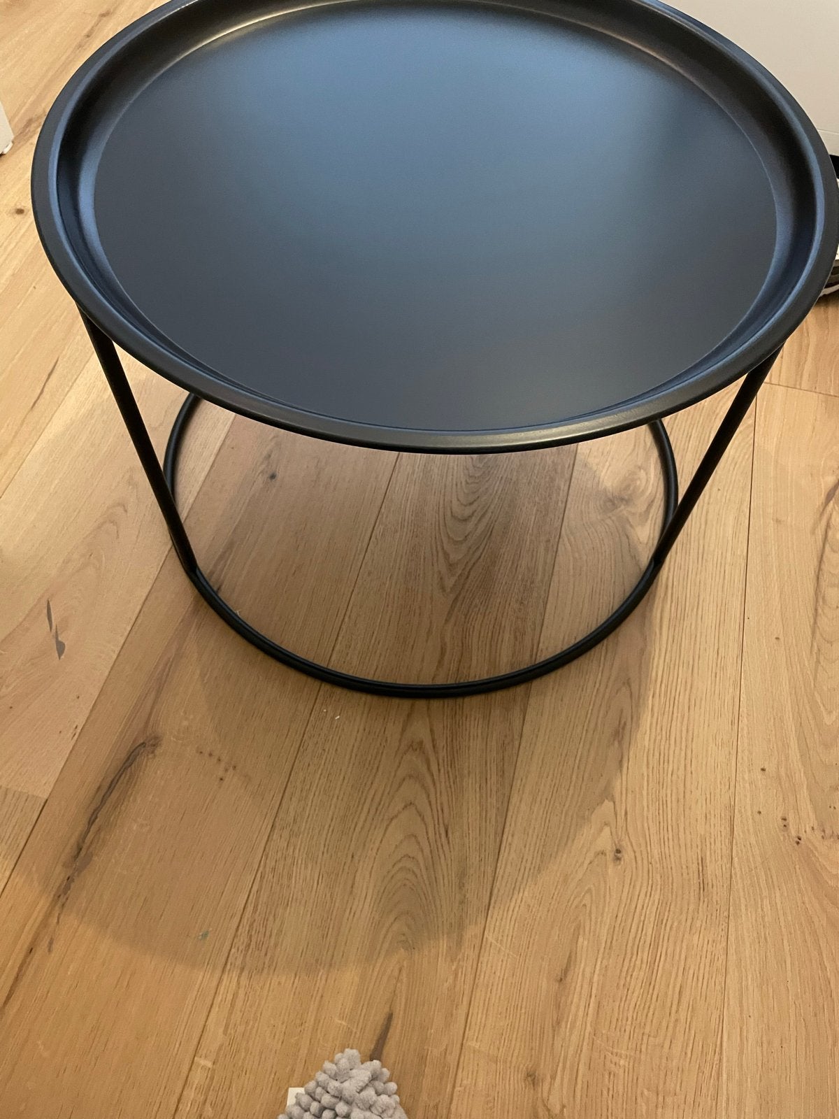 Ronde bijzettafel / salontafel met dienblad - Wooods, Huis en Inrichting, Ophalen, Rond, 50 tot 100 cm, Zo goed als nieuw
