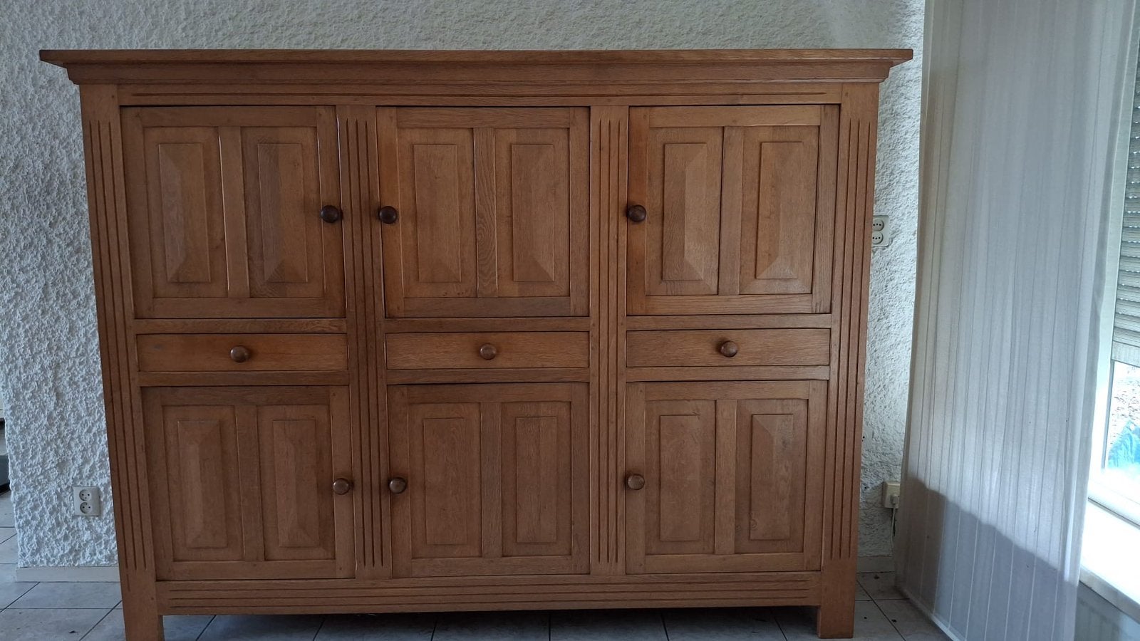 Foto 3 van Gratis eikenhouten servieskast