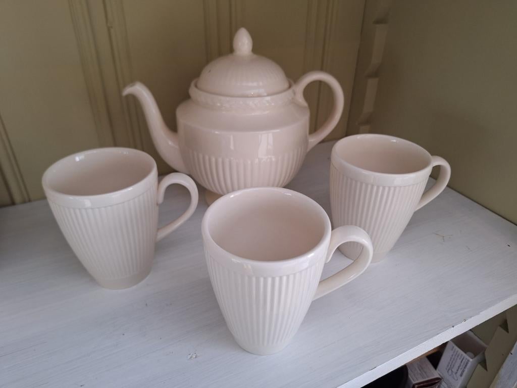 Wedgwood Edme theepot en 3 Windsor bekers, Huis en Inrichting, Ophalen, Overige typen, Zo goed als nieuw, Wedgwood