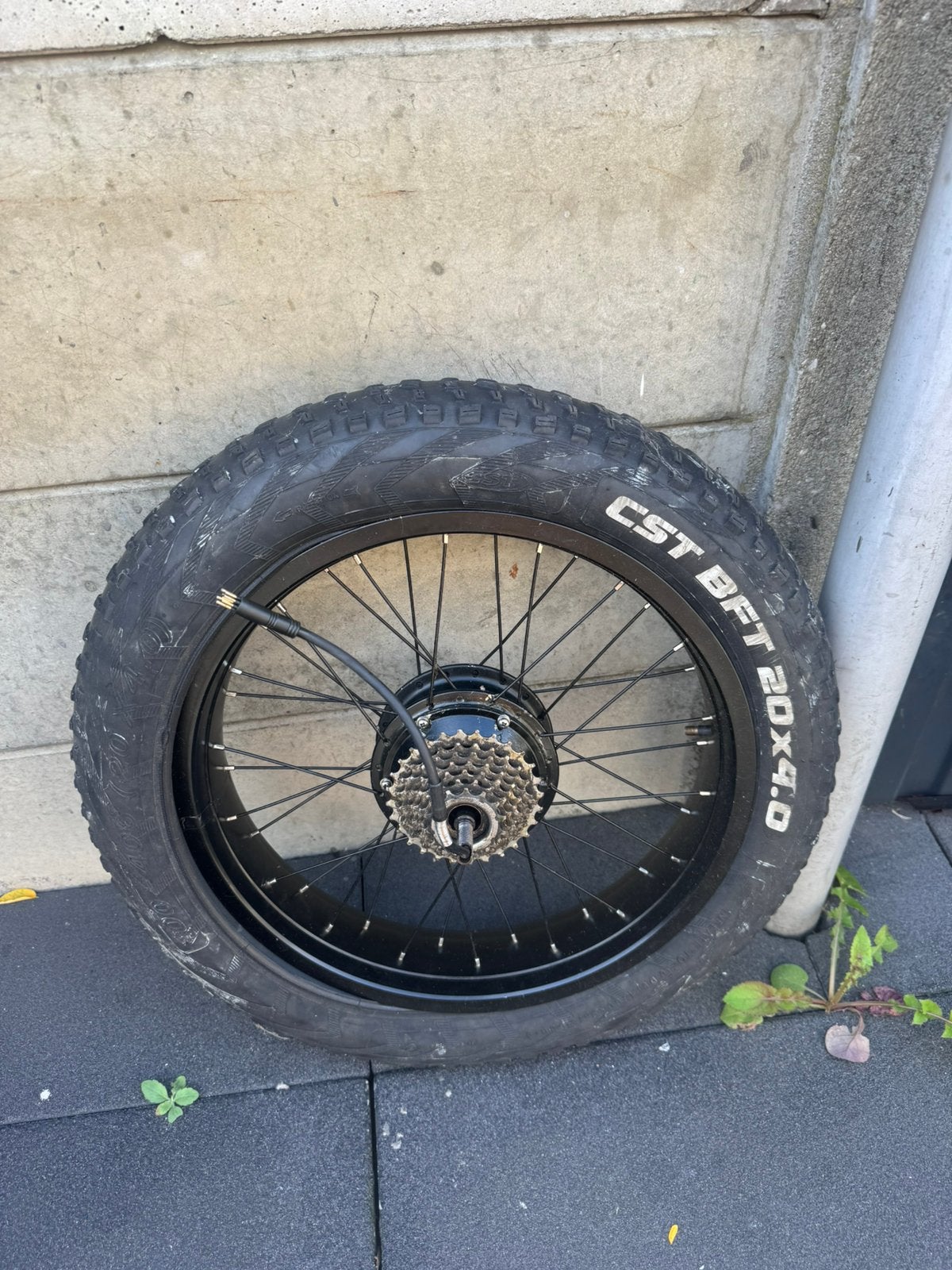 Fatbike ouxi v8 motor 250w met binnen en buitenband, Ophalen of Verzenden, Zo goed als nieuw, Fatbike, Rubber