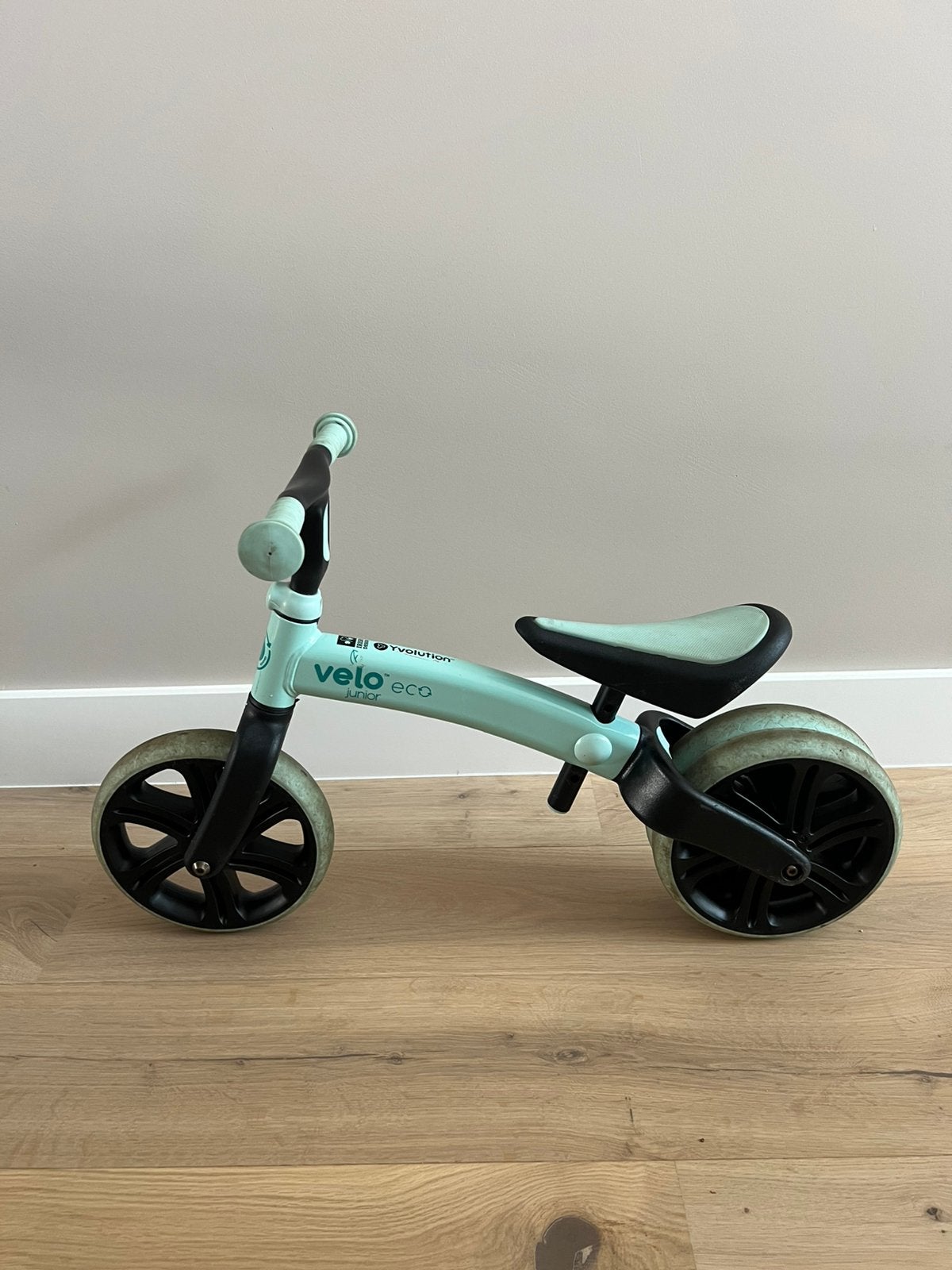 Loopfiets VELO ECO junior., Kinderen en Baby's, Speelgoed | Buiten | Voertuigen en Loopfietsen, Zo goed als nieuw, Loopfiets, Ophalen