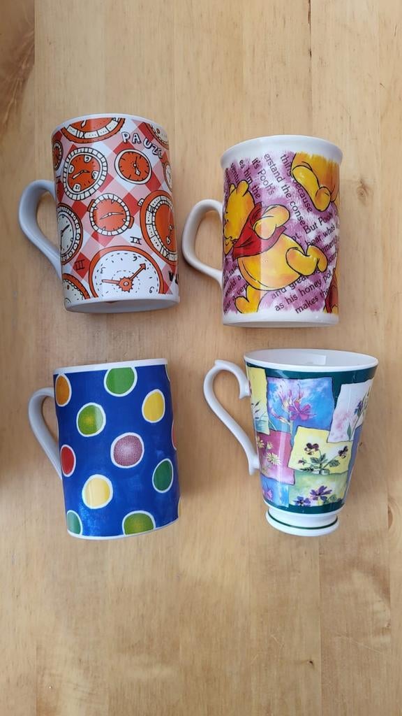 4 hoge bekers met design, Ophalen of Verzenden, Zo goed als nieuw, Overige stijlen, Kop(pen) en/of Schotel(s)