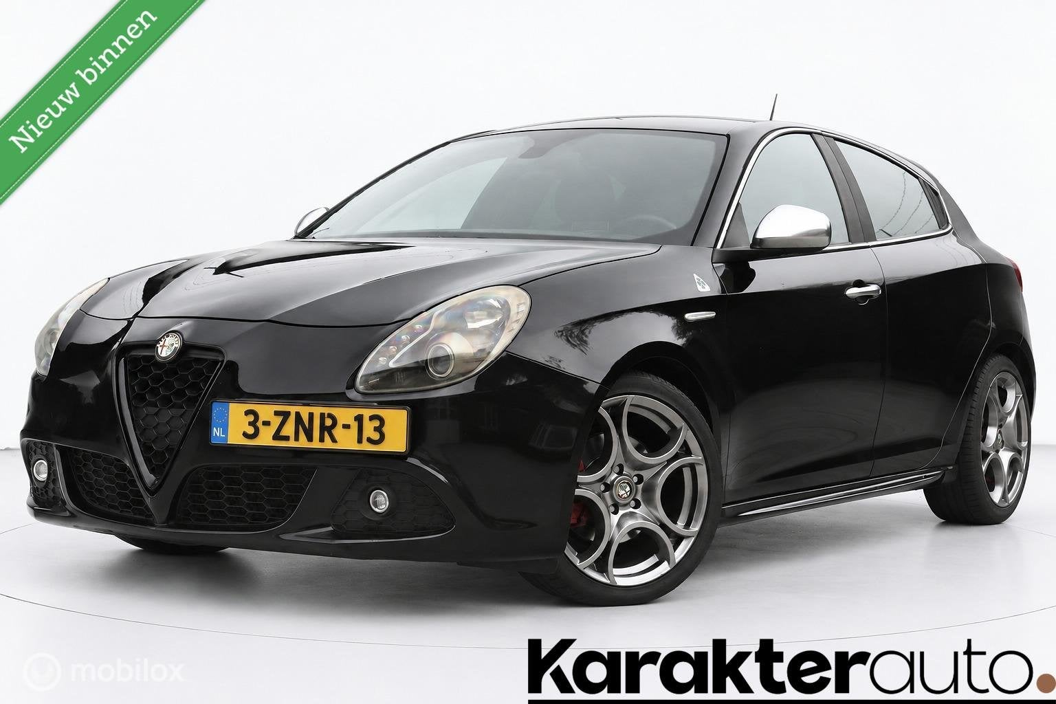 Alfa Romeo Giulietta 1.4T Distinctive QV Sportinterieur, Auto's, Voorwielaandrijving, Euro 5, Gebruikt, Zwart