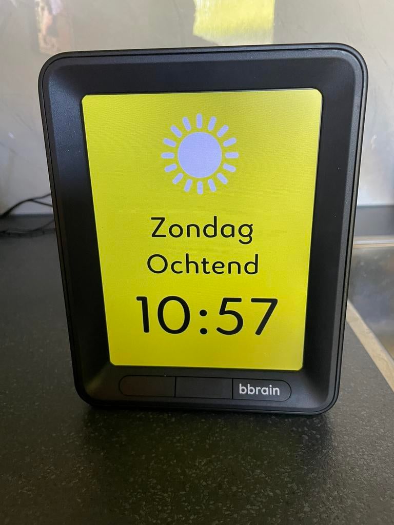 Sprekende kalenderklok, zwart BBrain, Ophalen, Zo goed als nieuw, Wandklok
